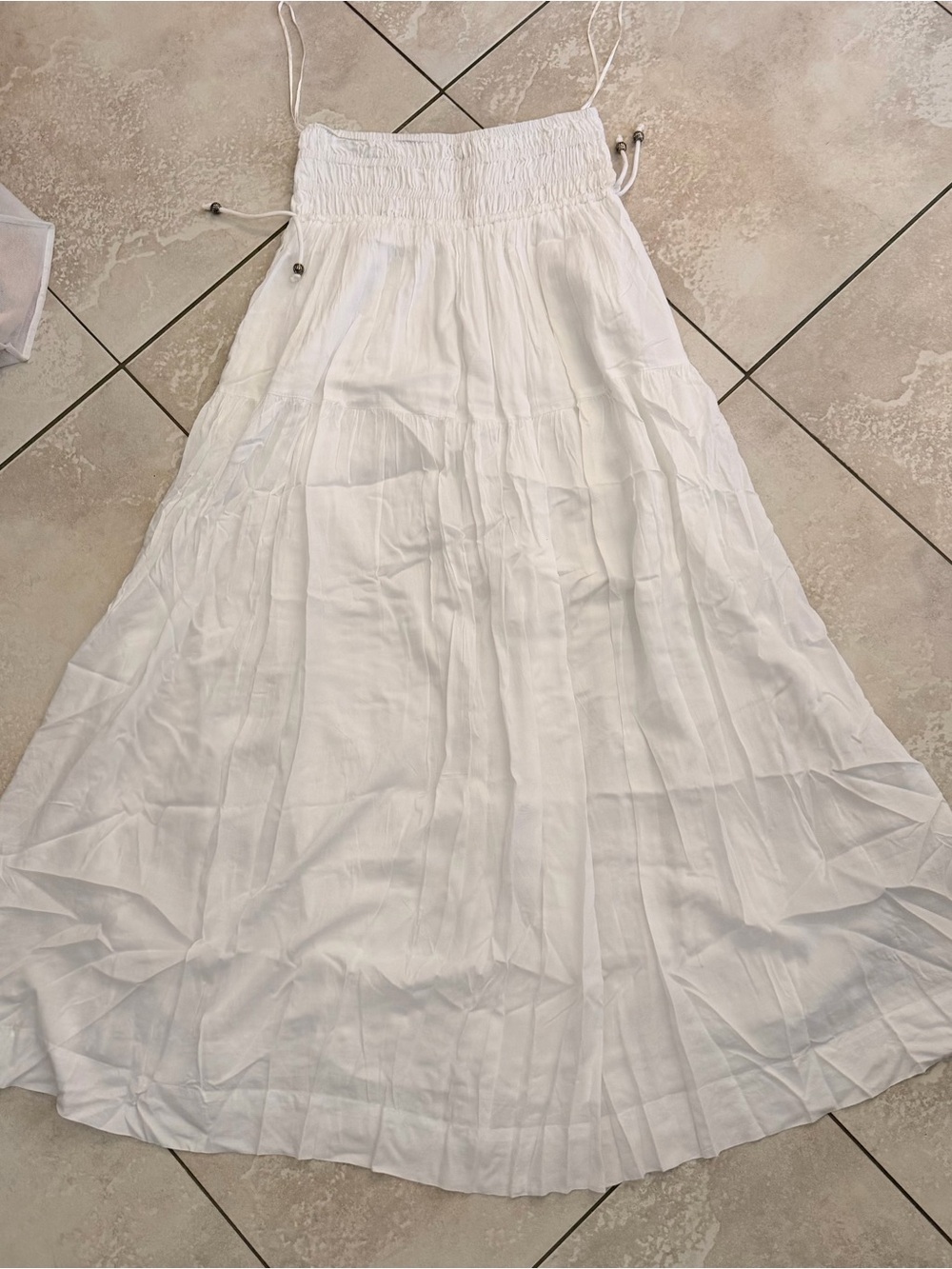 Elan Rory White Maxi Smocked Waist Skirt Medium NWOT Rayon - Picture 8 of 8